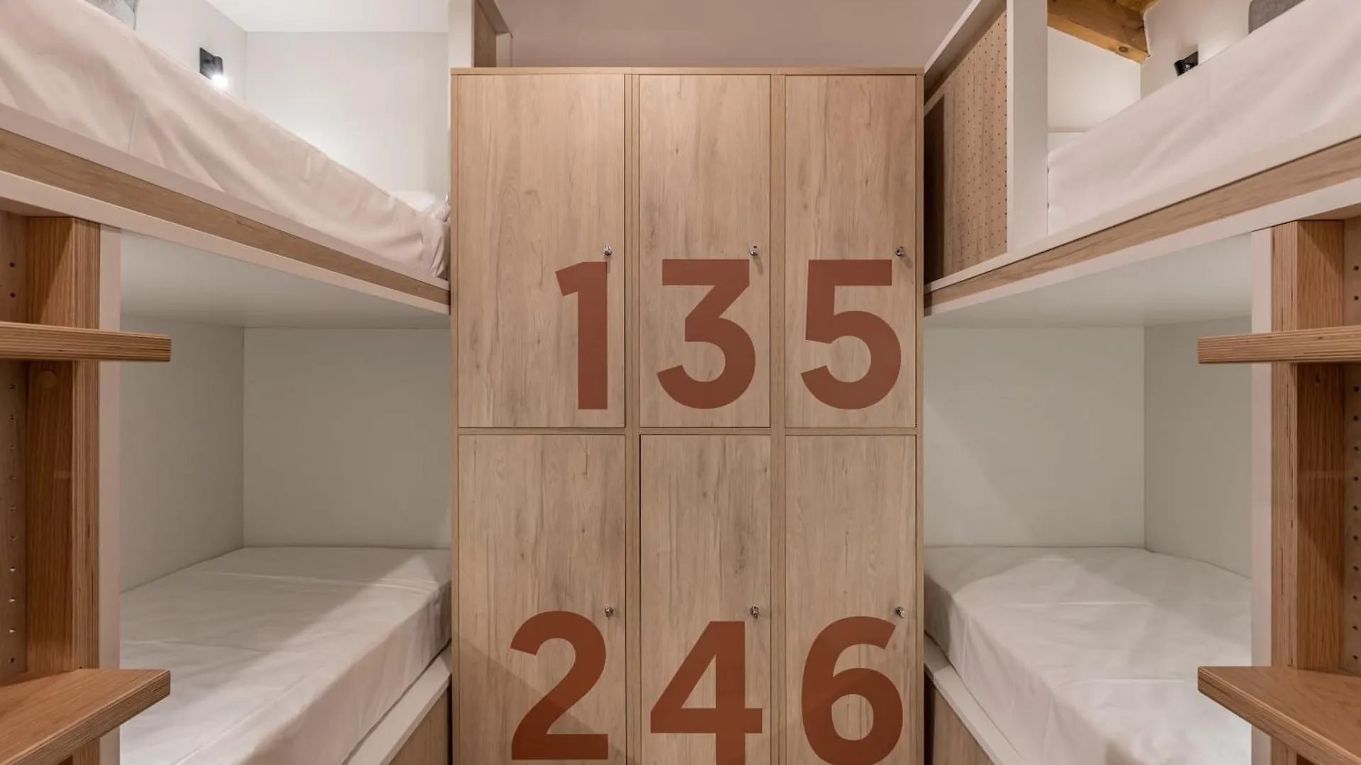Hostel Libere Cordoba Patio Santa Marta Pansiyon İspanya